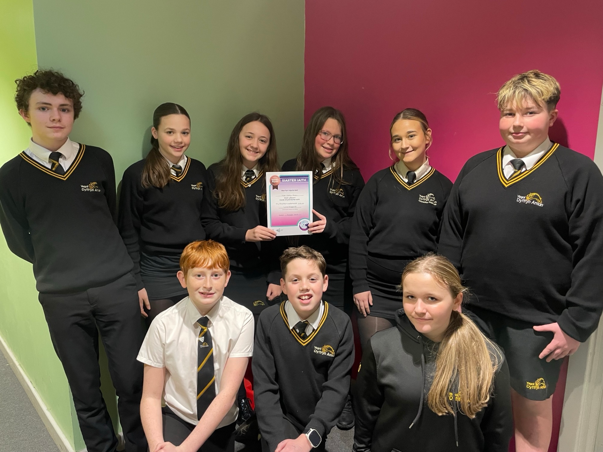 Rhai o aelodau'r Cewri Cymreictod / Some of the members of Cewri Cymreictod